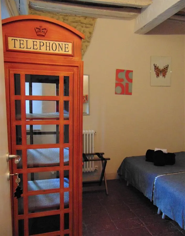 B&B Un Posto Nel Mondo Siena 0*,  Italy